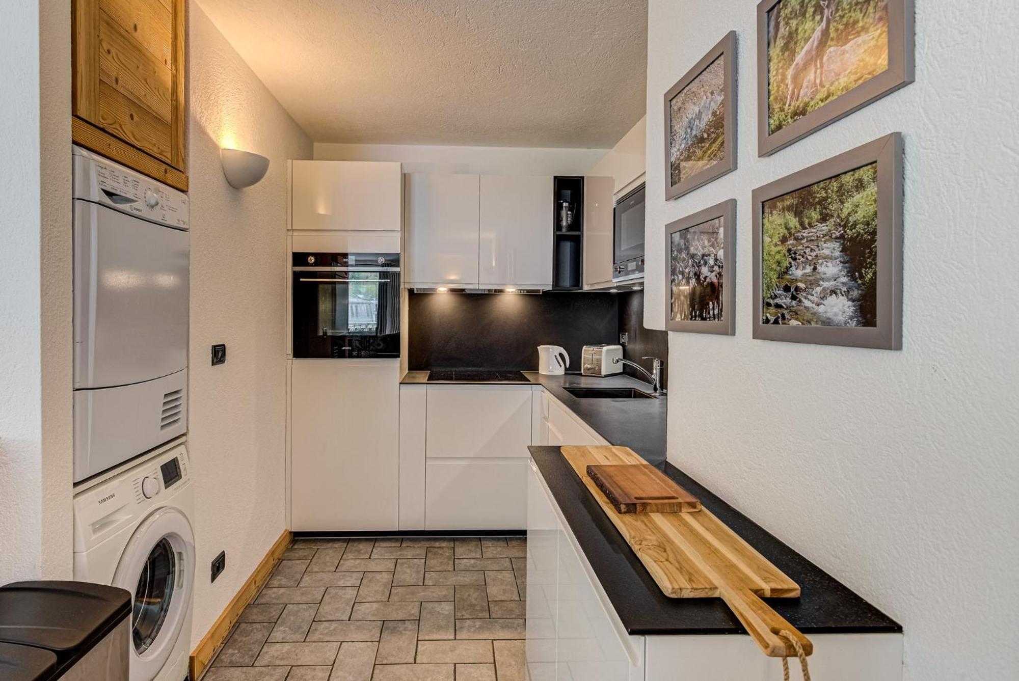 Winn, Alpes Travel, Chamonix, Sleeps 6